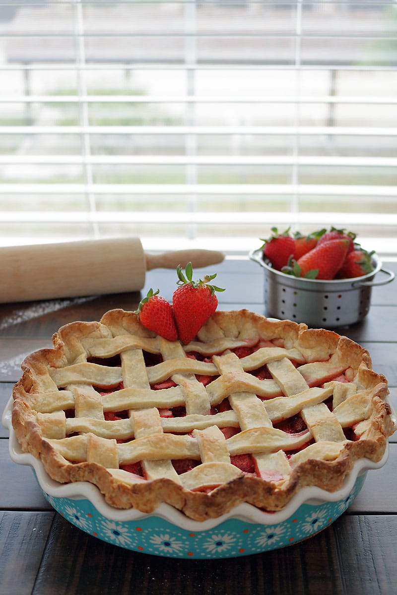 strawberry lattice pie